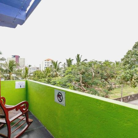 Beehive Colombo Hotel Bagian luar foto