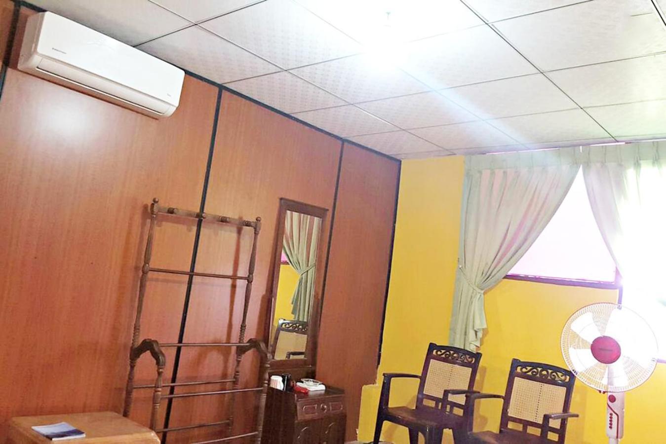 Beehive Colombo Hotel Bagian luar foto