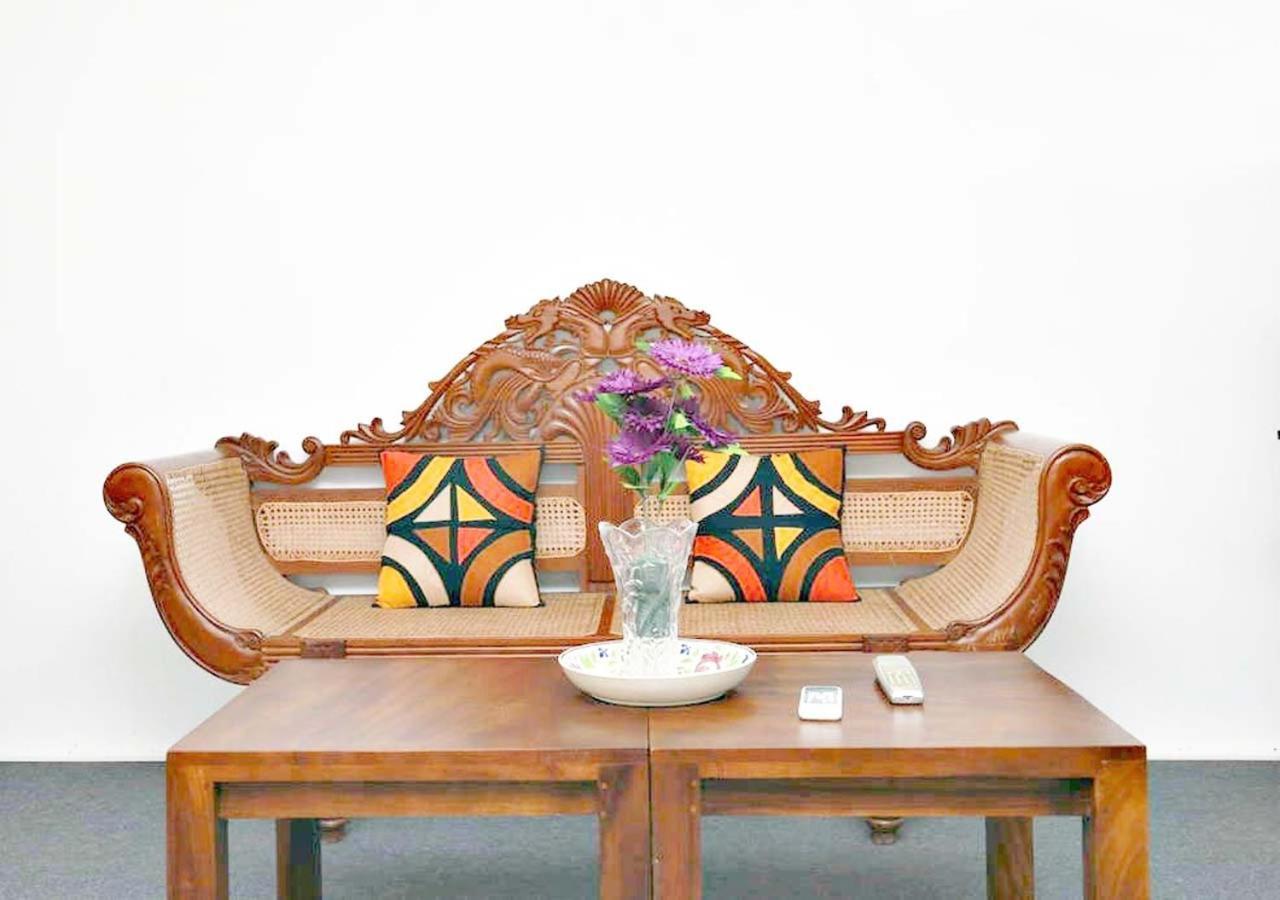 Beehive Colombo Hotel Bagian luar foto