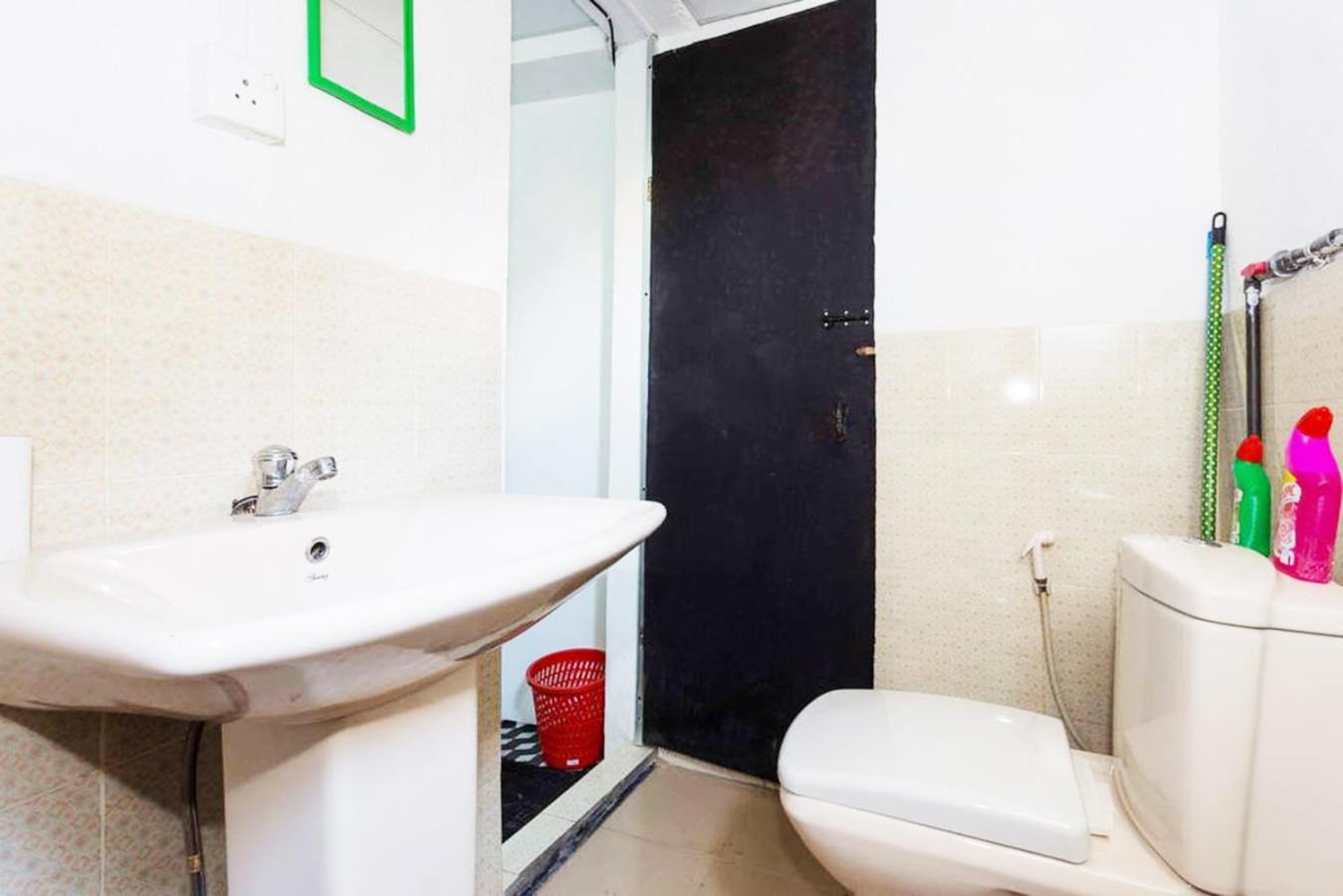 Beehive Colombo Hotel Bagian luar foto