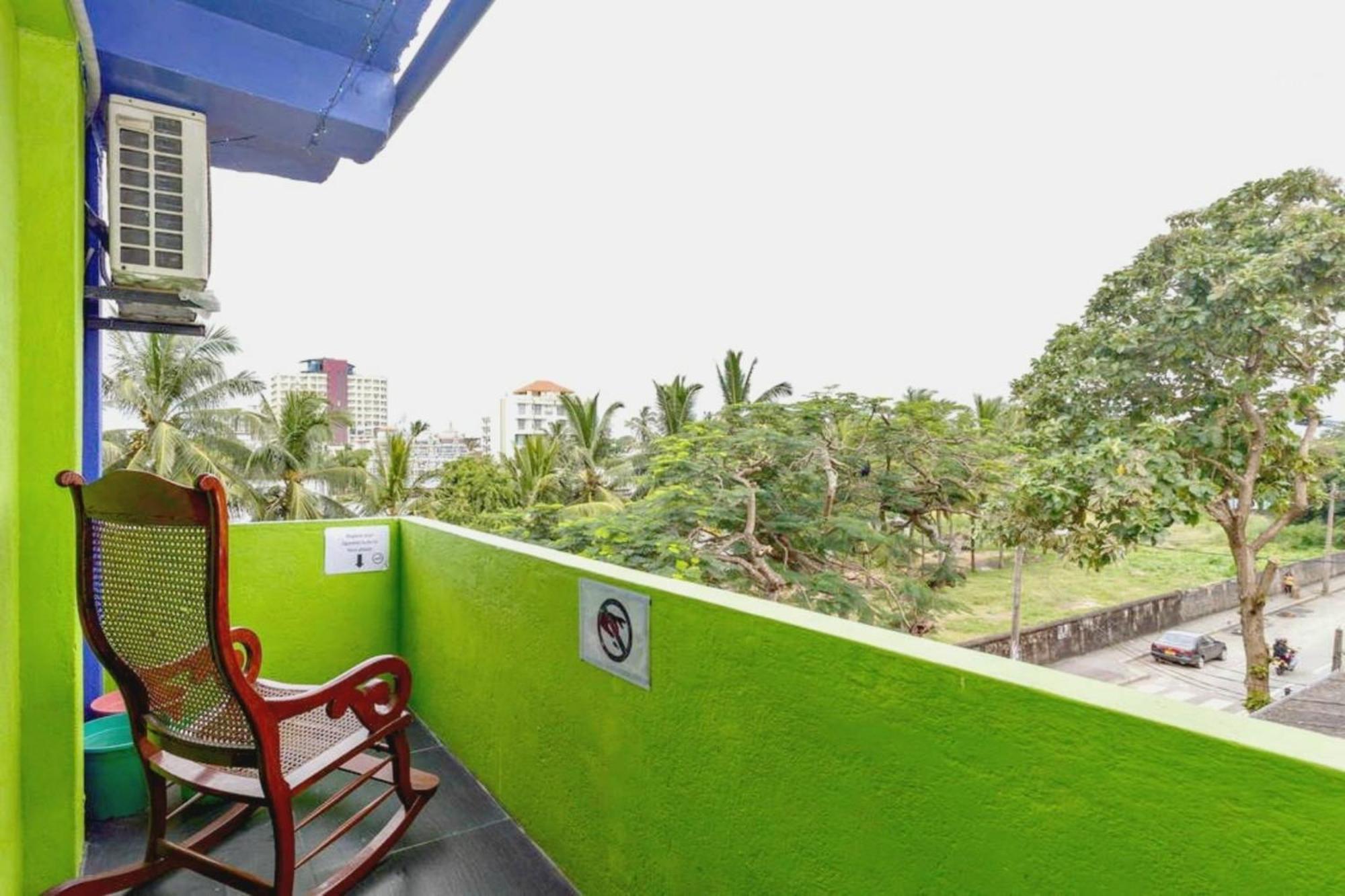 Beehive Colombo Hotel Bagian luar foto