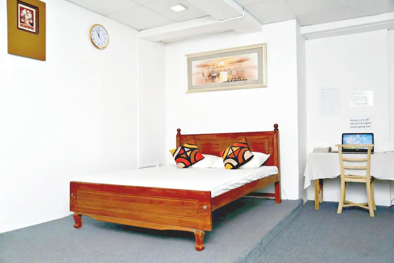 Beehive Colombo Hotel Bagian luar foto